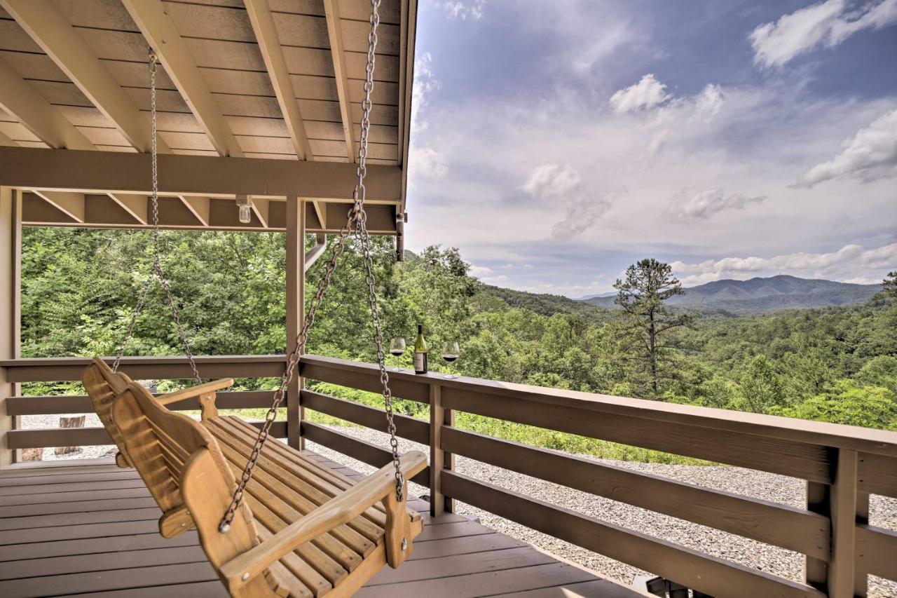 Vibrant Bryson City Home With Mtn Views And Deck! Екстер'єр фото