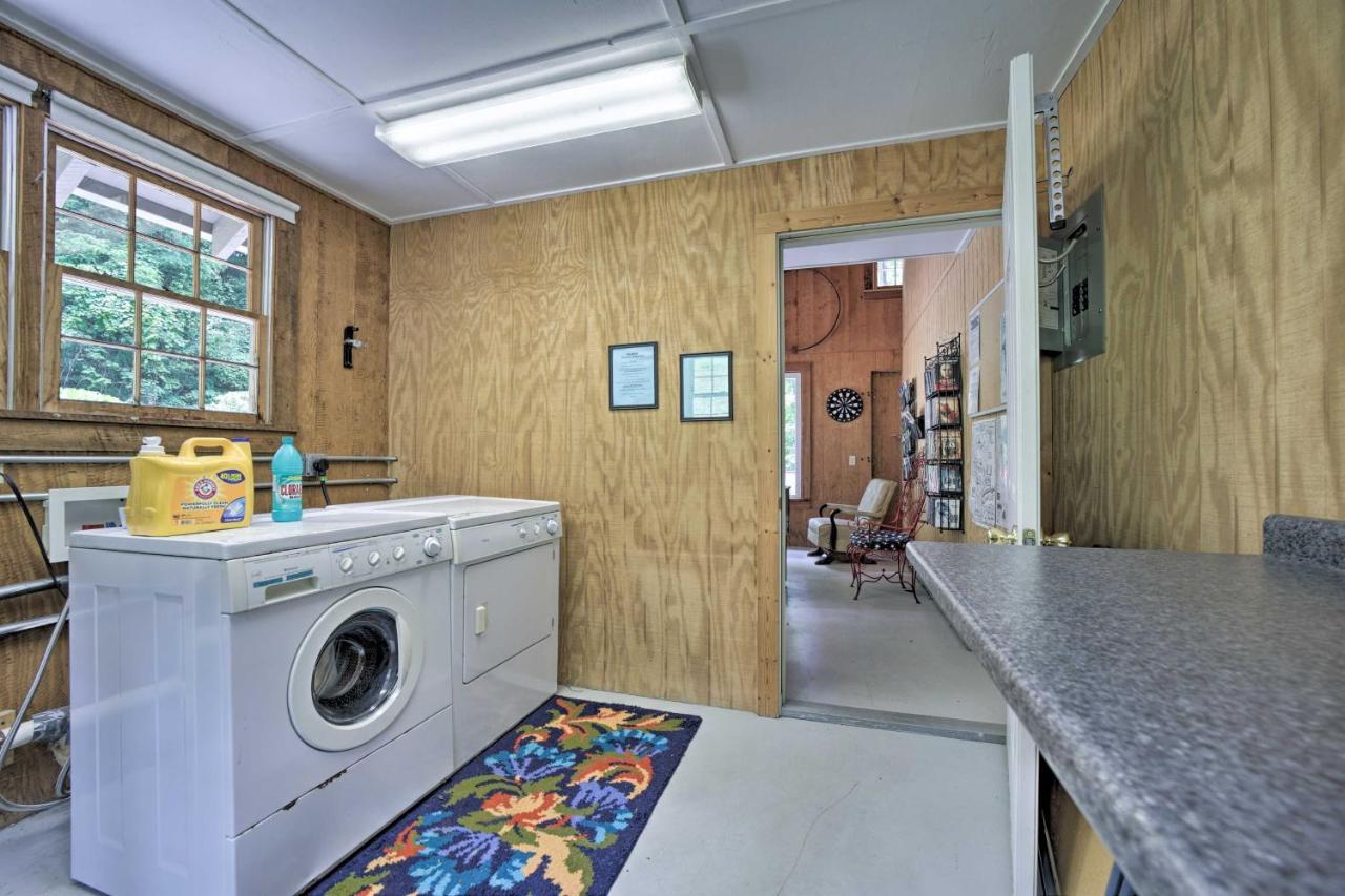 Vibrant Bryson City Home With Mtn Views And Deck! Екстер'єр фото