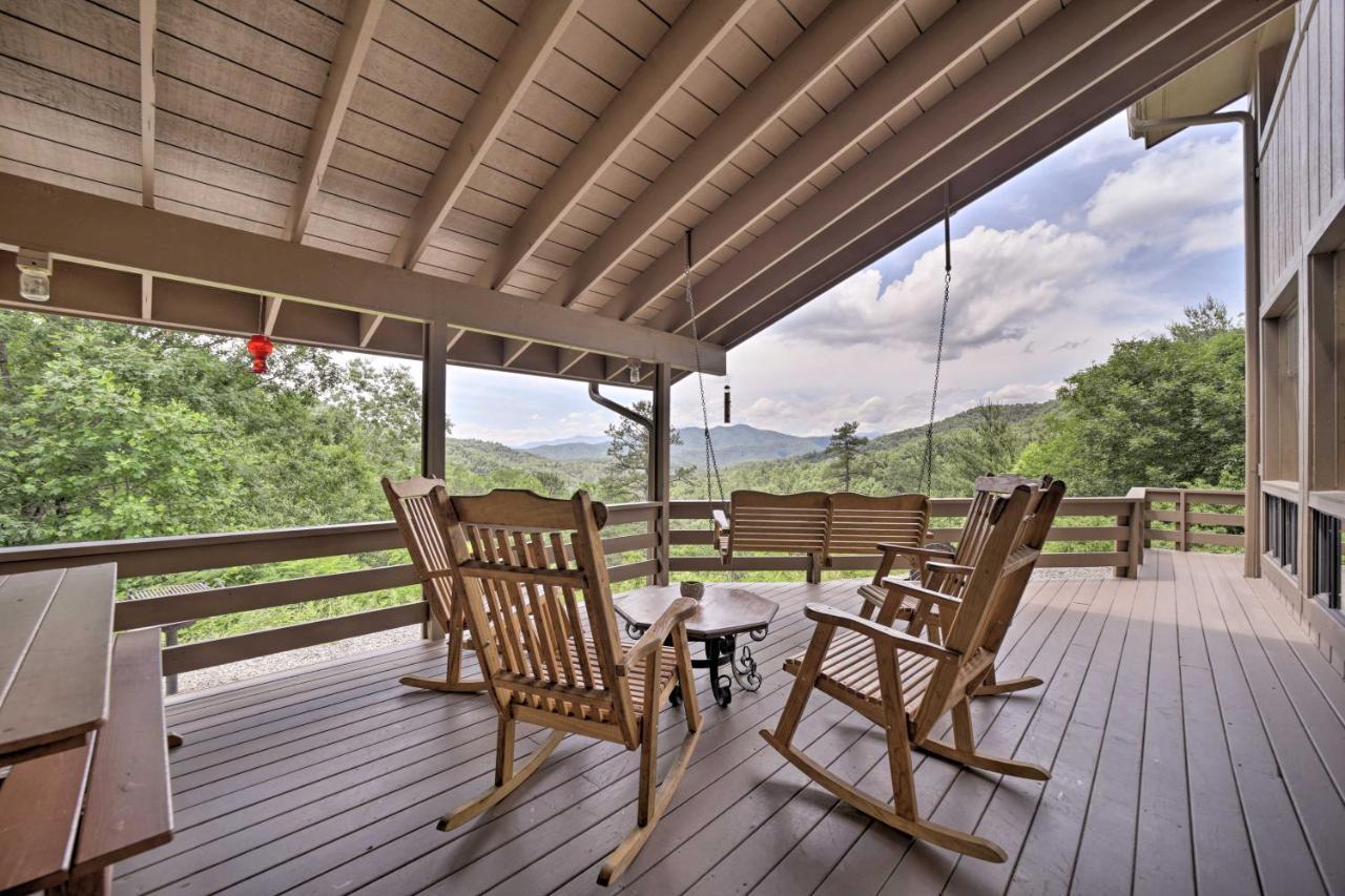 Vibrant Bryson City Home With Mtn Views And Deck! Екстер'єр фото